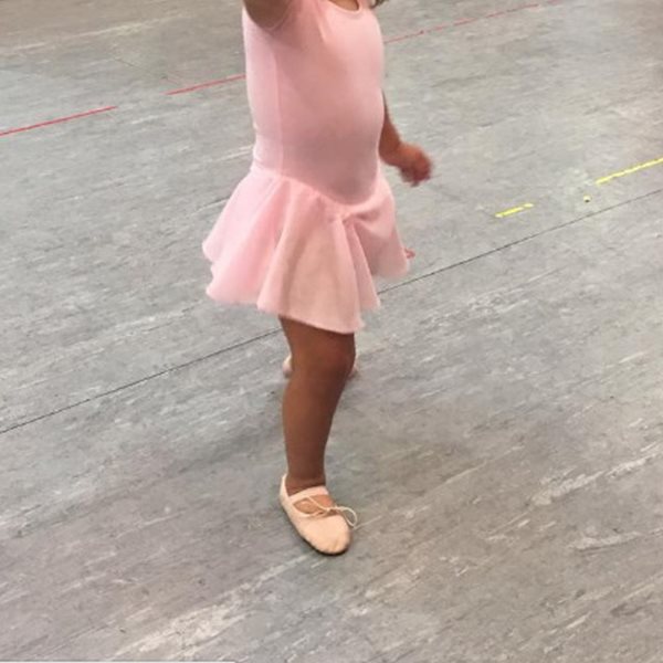 Η κορούλα της παρουσιάστριας ξεκίνησε μπαλέτο!