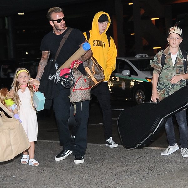 David Beckham: Στο αεροδρόμιο με την οικογένεια! 