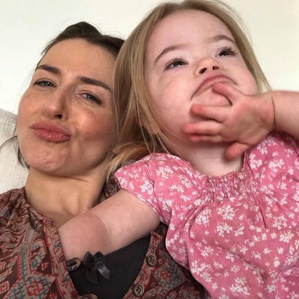 Πρωταγωνίστρια του Grey’s Anatomy συγκινεί με την ιστορία της κόρης της που πάσχει από Σύνδρομο Down