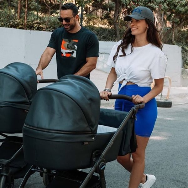 Χριστίνα Μπόμπα – Σάκης Τανιμανίδης: Έτσι περνούν τα πρωινά τους με τις 9 μηνών κόρες τους 