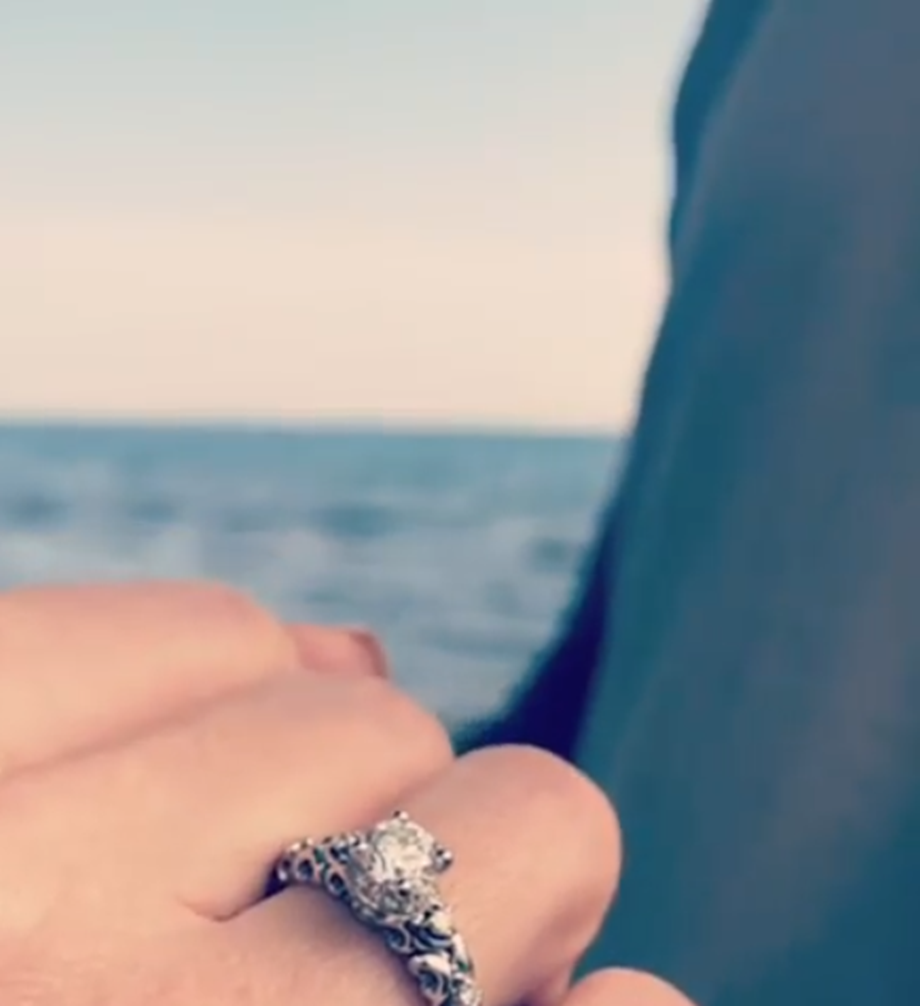 Ελληνίδα τραγουδίστρια δέχτηκε πρόταση γάμου και το ανακοίνωσε μέσω Instagram! 