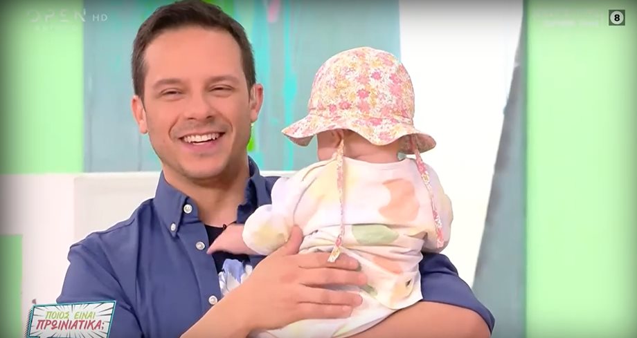Δημήτρης Μακαλιάς: Η on air εμφάνιση με τη νεογέννητη κόρη του και η επιθυμία της Μαγγίρα για τρίτο παιδί