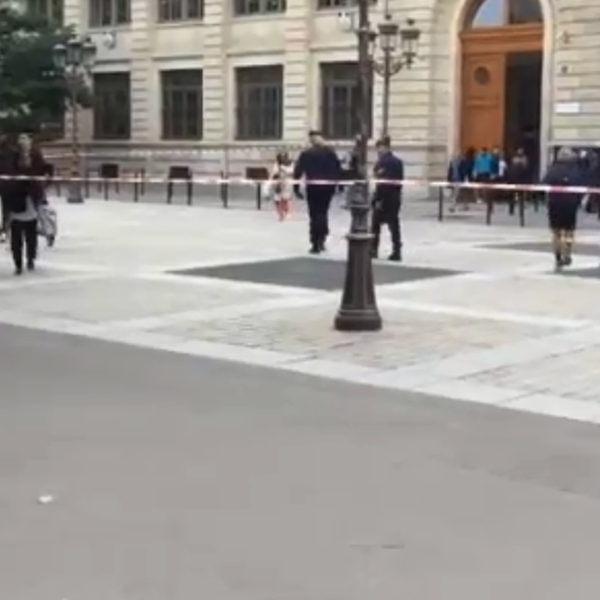 Μακελειό στο Παρίσι: Νεκροί τέσσερις αστυνομικοί 