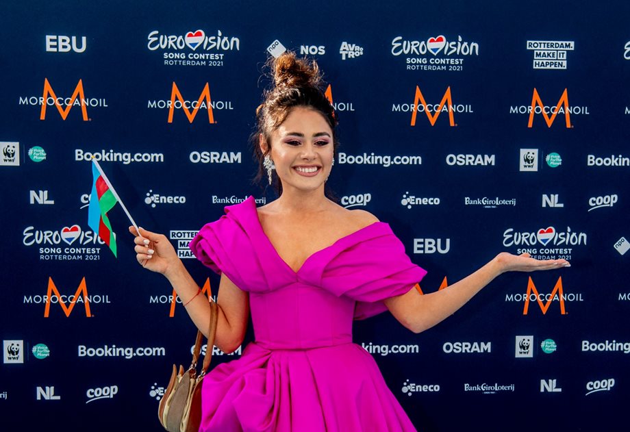 10 + 6 πράγματα που δεν ήξερες για την Samira Efendi που ξεσήκωσε την Eurovision υπό τον ρυθμό... Mata Hari