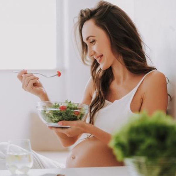 7 τροφές που πρέπει να αποφεύγεις αν είσαι έγκυος