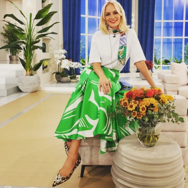 Έλενα Χριστοπούλου: Το midi φόρεμά της είναι chic & θα σε "σώσει" το Πάσχα