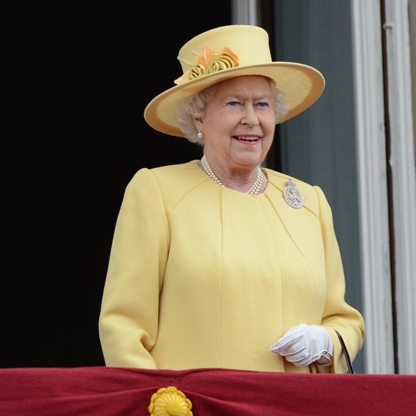 Βασίλισσα Ελισάβετ: Δε φαντάζεστε ποιος θα τη συνοδεύσει στην επίσημη εκδήλωση των γενεθλίων της