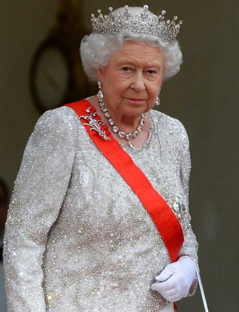 Βασίλισσα Ελισάβετ: Το βιβλίο που αλλάζει την αιτία θανάτου της – Από τι πέθανε τελικά; 