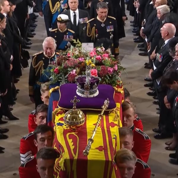 Κηδεία βασίλισσας Ελισάβετ: Στην κρύπτη του κάστρου του Ουίνσδορ η σορός της – Δείτε το βίντεο