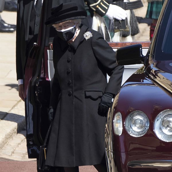 Βασίλισσα Ελισάβετ: Συντετριμμένη στην κηδεία του συζύγου της, Πρίγκιπα Φίλιππου 