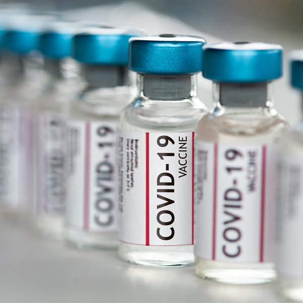 Κορονοϊός: Άνοιξαν τα ραντεβού για τους άνω των 18 ετών – Ποιο εμβόλιο θα κάνουν; 