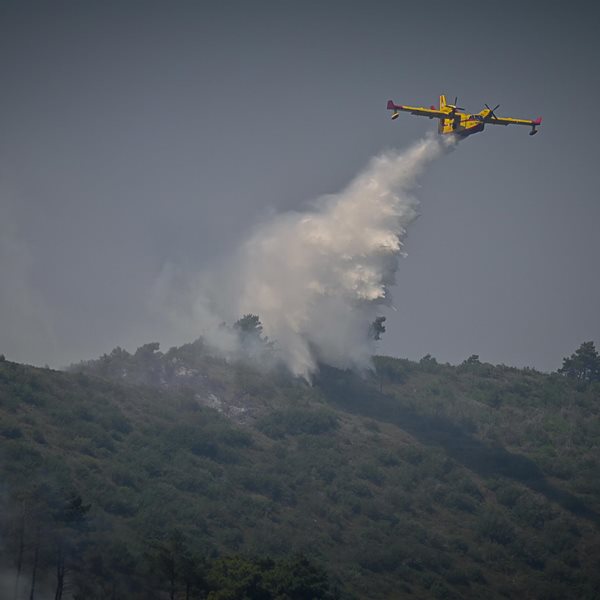 Σάμος: Συνετρίβη ελικόπτερο που έπαιρνε μέρος στην κατάσβεση της φωτιάς