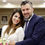 Γιάννης Καλλιάνος: Η ηλικία, ο υπέροχος γάμος και η εμπρηστική επίθεση που δέχθηκε ο βουλευτής που μας ενημερώνει για τον καιρό