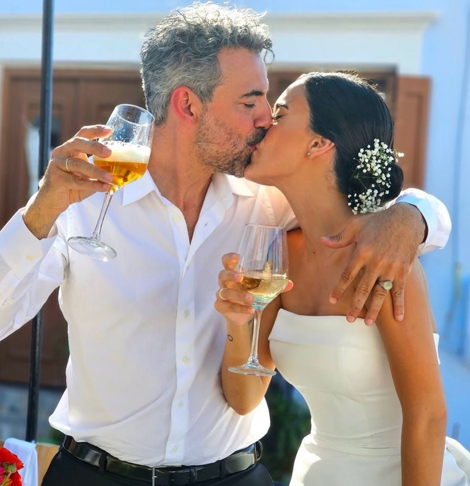Λευτέρης Γιοβανίδης: Παντρεύτηκε την αγαπημένη του στη Σύμη (Φωτογραφίες) 