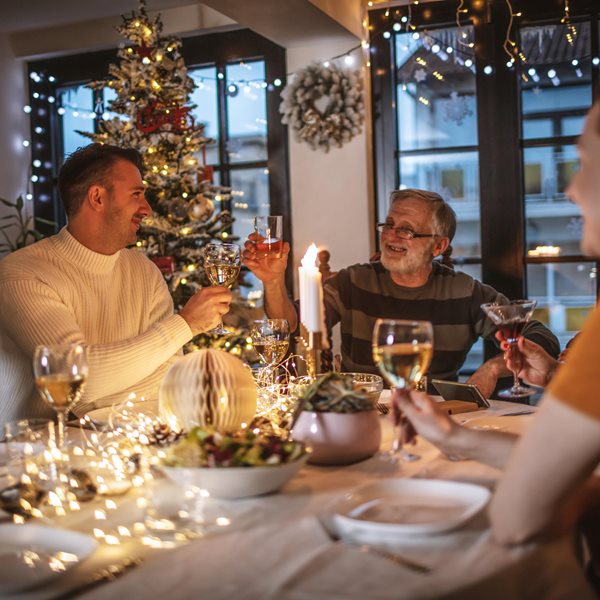4 ιδέες για να στολίσεις το χριστουγεννιάτικο τραπέζι και να εντυπωσιάσεις τους καλεσμένους σου