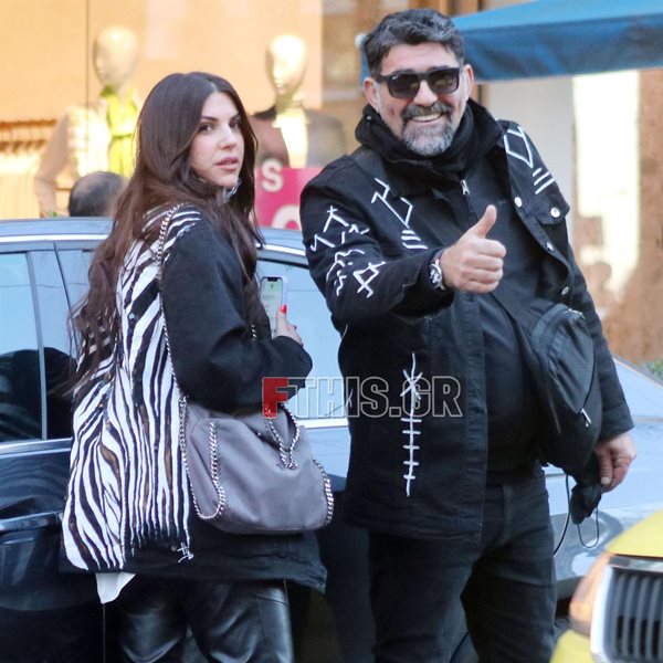 Μιχάλης Ιατρόπουλος: Σπάνια βόλτα με την εντυπωσιακή κόρη του, Μαρία στο κέντρο της Αθήνας