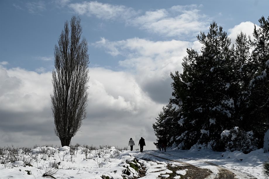 Χιονισμένη Κυριακή: Στα “λευκά” και η Αττική- Σε ποιες περιοχές θα συνεχιστεί η κακοκαιρία