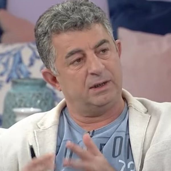 Γιώργος Καραϊβάζ: Αυτός είναι ο γοητευτικός γιος του δημοσιογράφου που δολοφονήθηκε εν ψυχρώ