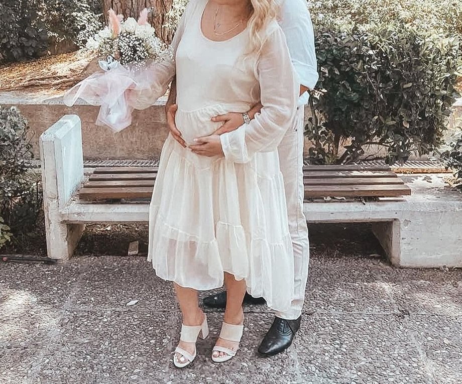 Ελληνίδα εγκυμονούσα ηθοποιός παντρεύτηκε και το ανακοίνωσε μέσω Instagram
