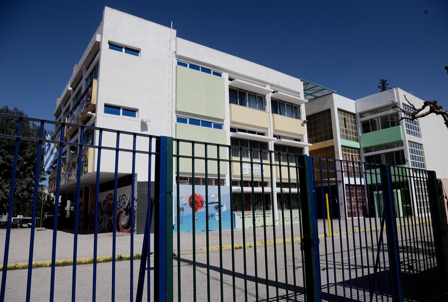 Κορονοϊός: Παράταση στο κλείσιμο των σχολείων μέχρι τις 10 Απριλίου