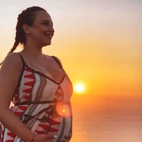 Κλέλια Πανταζή: Δείτε τη να ποζάρει χωρίς ρούχα στον 9ο μήνα της εγκυμοσύνης της