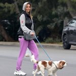 Paparazzi! Έλλη Κοκκίνου: Βόλτα μαζί με τον σκύλο της 
