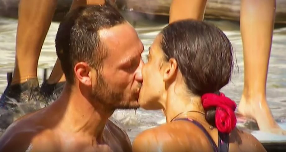 Survivor: Η Μυριέλλα Κουρεντή και ο Γιώργος Κατσαούνης ανταλλάσσουν το πρώτο τους φιλί στο στόμα