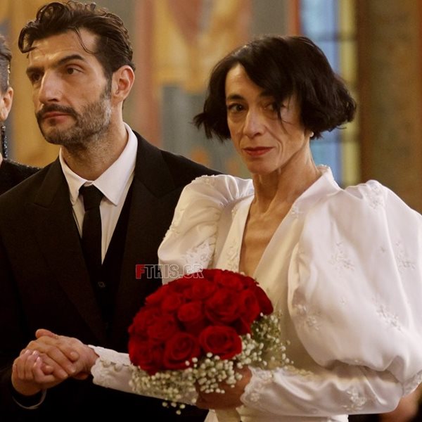 Έλενα Τοπαλίδου : Απαντά για την χορευτική φιγούρα στον γάμο της με τον Νίκο Κουρή! Η αναφορά στον γιο τους