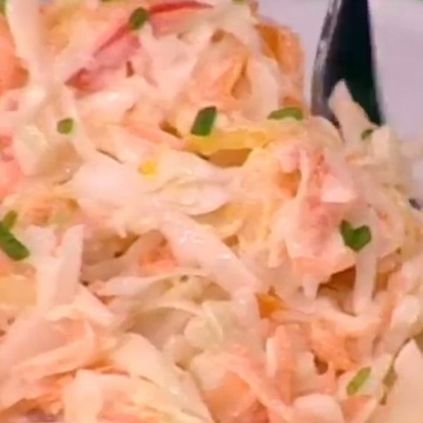 Σαλάτα coleslaw με σπιτική μαγιονέζα από την Αργυρώ