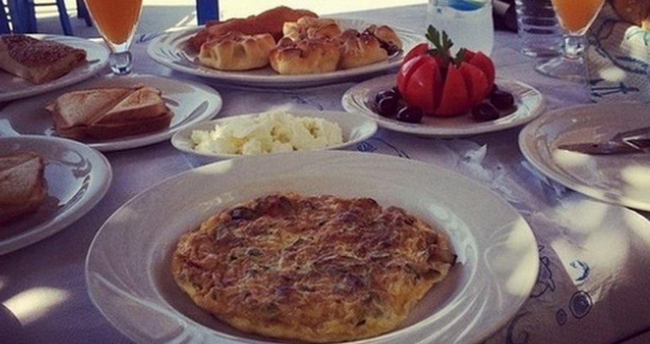 Έχει ένα από τα ωραιότερα κορμιά της Ελλάδας αλλά όταν τρώει πρωινό δεν σκέφτεται τις θερμίδες!