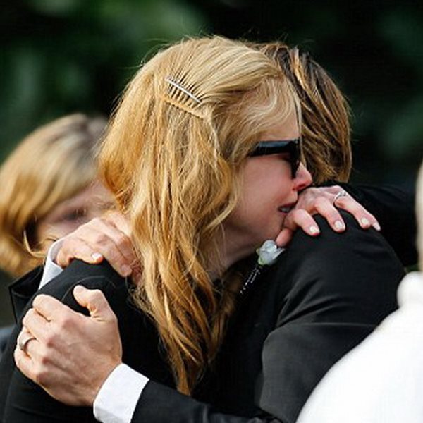 Nicole Kidman: Σπάραξε στην κηδεία του πατέρα της