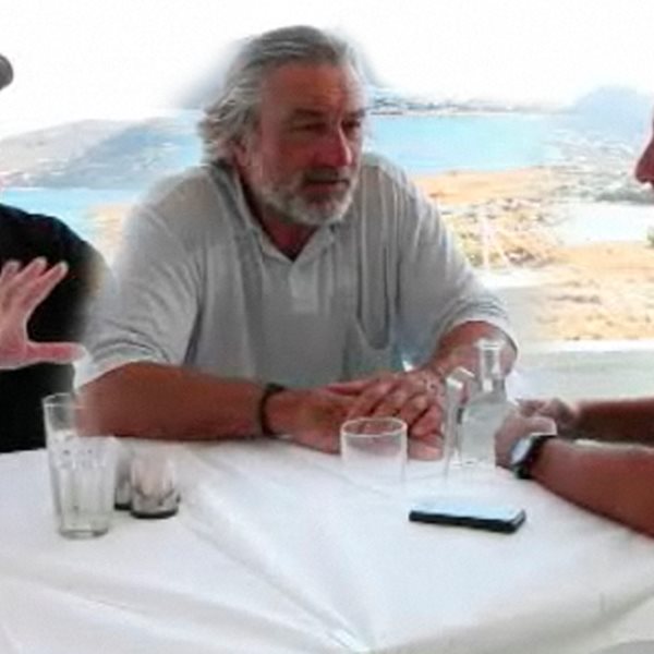 Οι αποκλειστικές συνεντεύξεις του με τον John Travolta και τον Robert De Niro που προωθούν την Ελλάδα στο εξωτερικό (video)