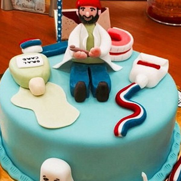 Ο αγαπημένος των Ελλήνων star έχει γενέθλια και δέχθηκε αυτήν την εντυπωσιακή τούρτα!