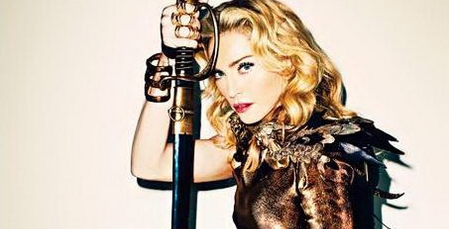 Η Madonna εξομολογείται: "Με βίασαν υπό την απειλή μαχαιριού στην ταράτσα"