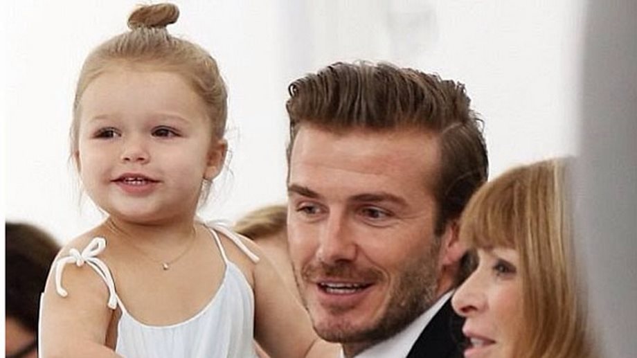 Η μικρή Ηarper, κόρη της Victoria και του David Beckham στην πρώτη της πασαρέλα!