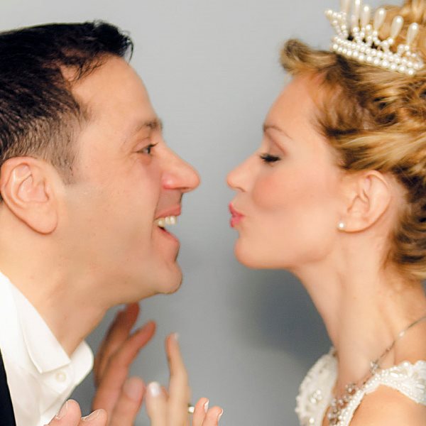 Άριελ Κωνσταντινίδη: Δείτε για πρώτη φορά το φωτογραφικό άλμπουμ του "μυστικού" γάμου της!