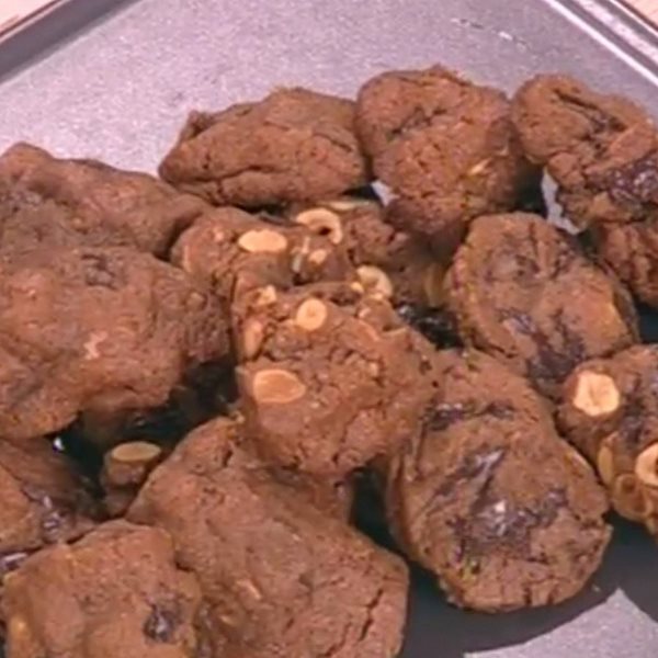 Cookies με σοκολάτα από το Διονύση Αλέρτα