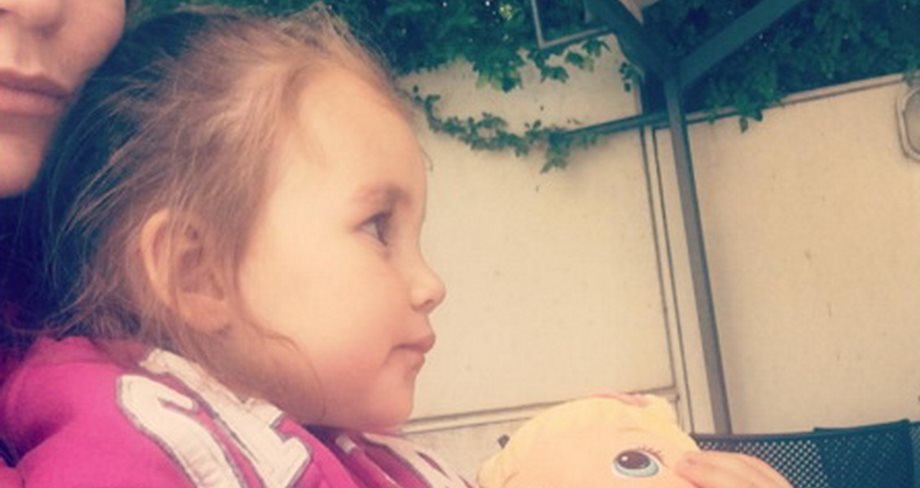 Η Ελληνίδα celebrity δημοσίευσε φωτογραφία με την κορούλα της από το νοσοκομείο