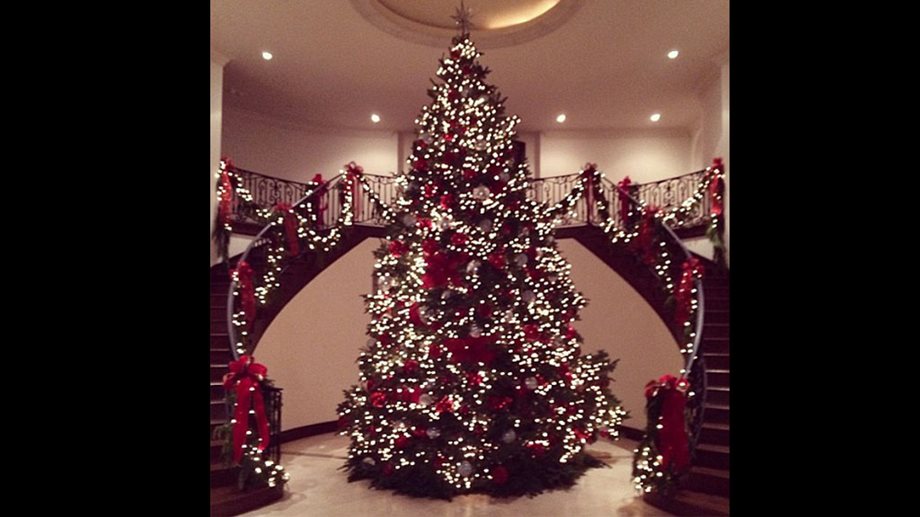 Η Kris Jenner του 'δωσε και κατάλαβε με τον στολισμό του σπιτιού για τα Χριστούγεννα