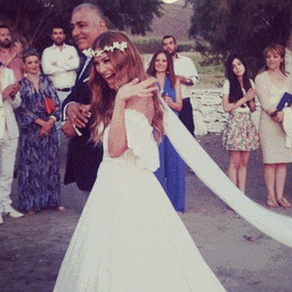Δέσποινα Καμπούρη- Βαγγέλης Ταρασιάδης: Δείτε τις  πρώτες φωτογραφίες από τον γάμο τους στην Κύθνο! 