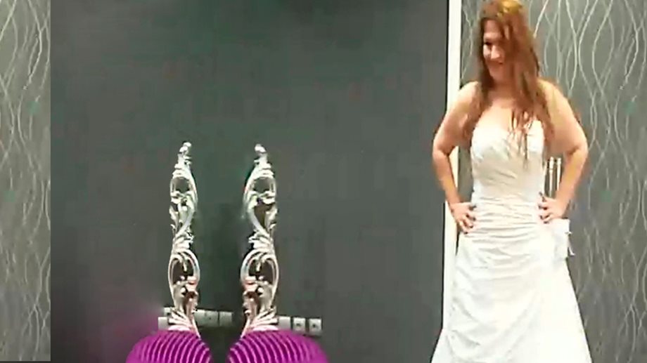 H Kατερίνα Ζαρίφη φόρεσε τρία νυφικά μέχρι να καταλήξει και αποκάλυψε: "Πρόταση γάμου στο Παρίσι και γάμος στο νησί" (video)