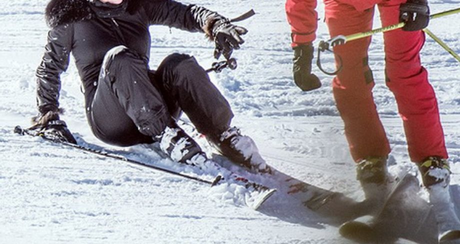Το νέο ζευγάρι της showbiz πήγε για σκι στα χιόνια και είχε ατύχημα - Φωτογραφίες