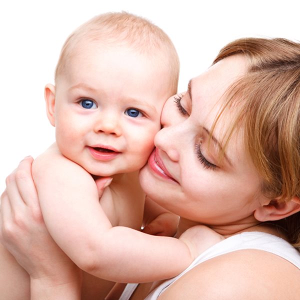 5 βήματα για να «δεθείτε» με το μωρό σας!