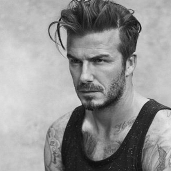 David Beckham: Δείτε τον να πλέκει φόρεμα για την κόρη του!