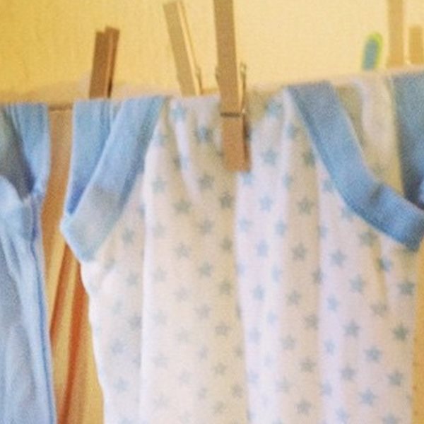 Η ξανθιά Ελληνίδα παρουσιάστρια άπλωσε την μπουγάδα του αγέννητου μωρού της