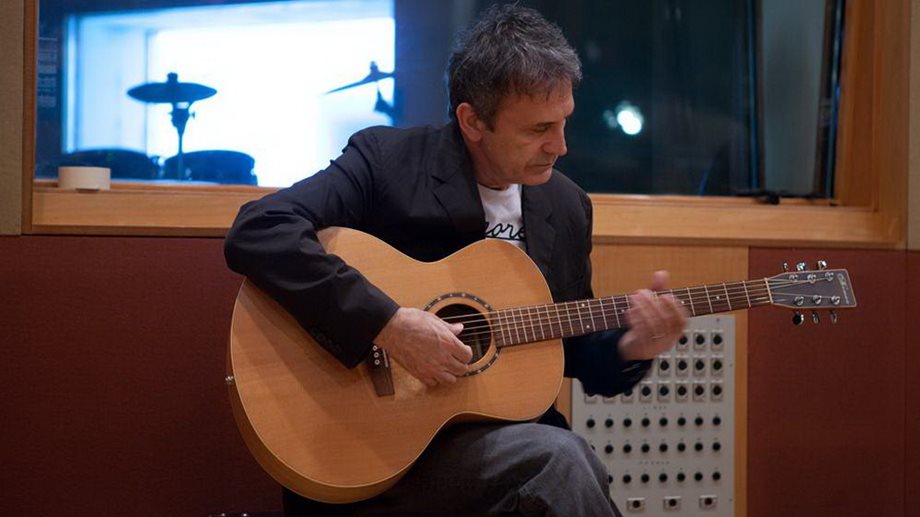 Ο Γιώργος Νταλάρας "καρφώνει" τους τραγουδιστές... της πίστας: "Εγώ τραγουδάω πάντα ξεμέθυστος και δεν μου αρέσει να γίνεται από κάτω σαματάς και παιχνίδι"