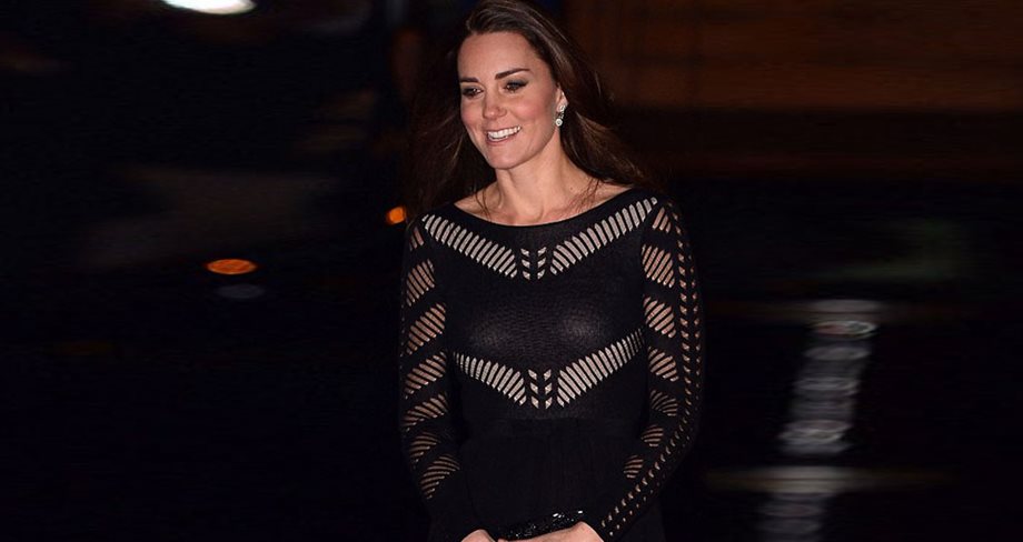 Kate Middleton: Φόρεσε εφαρμοστό και άρχισε να διαγράφεται η φουσκωμένη της κοιλίτσα