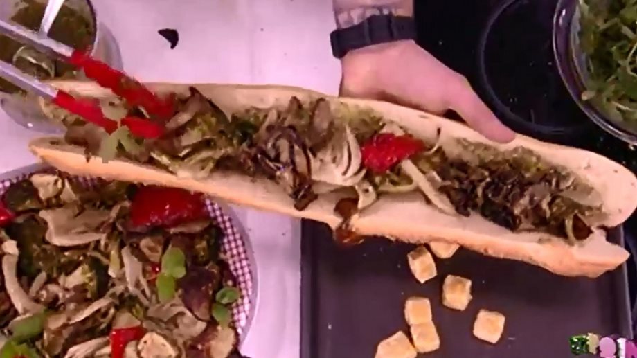 Σάντουιτς με λαχανικά και πέστο βασιλικού από τον Άκη Πετρετζίκη VIDEO
