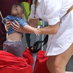 Η celebrity βγήκε βόλτα στη Γλυφάδα με το νεογέννητο γιο της
