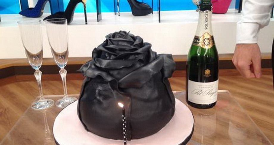 Ελένη Μενεγάκη: Ποιος έφερε μαύρη τούρτα στο πλατό της εκπομπής για τα γενέθλιά της;